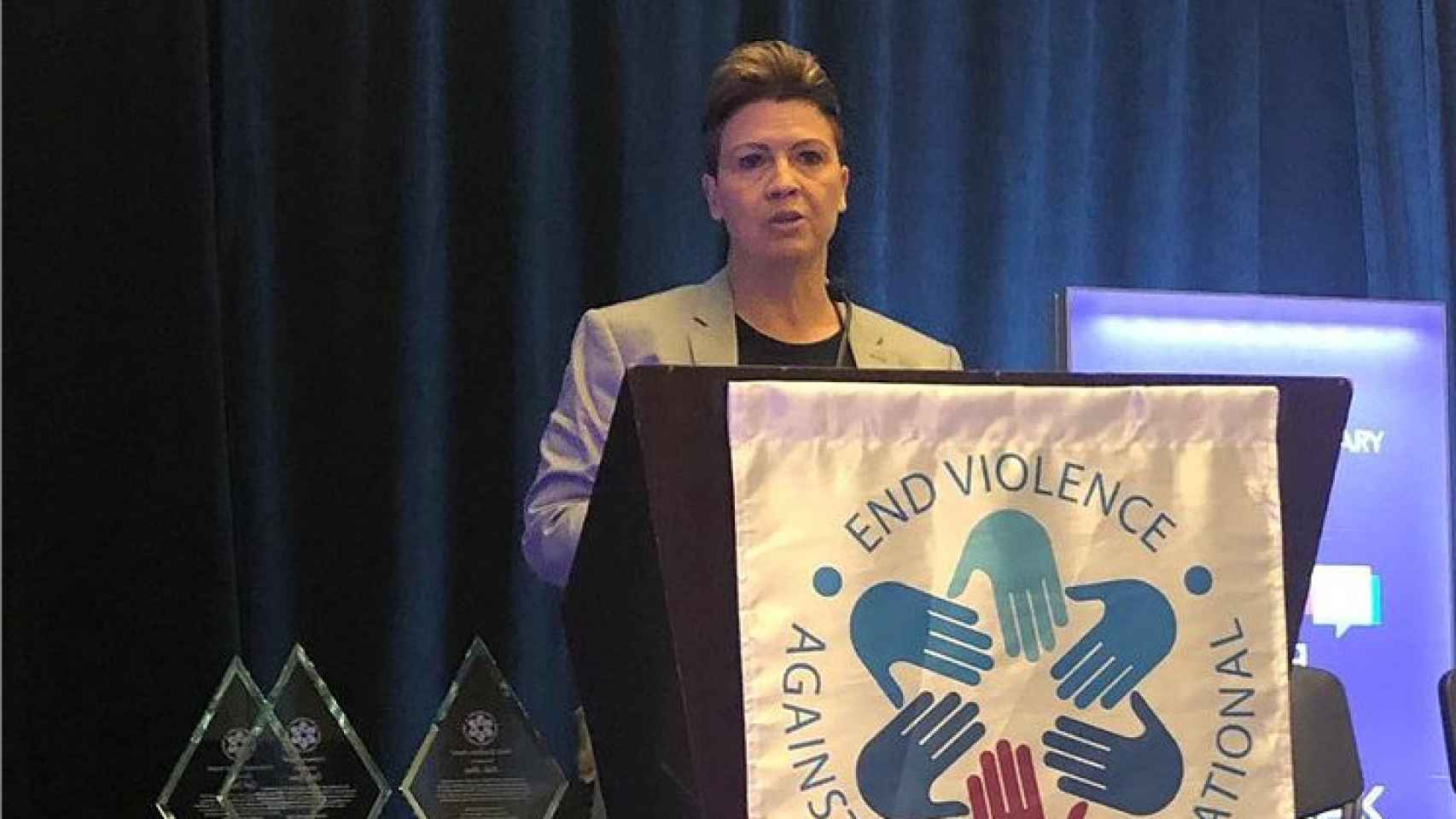 Tracey Breeden representando a Uber la Conferencia Internacional por el Fin de la Violencia contra la Mujer, en 2019.