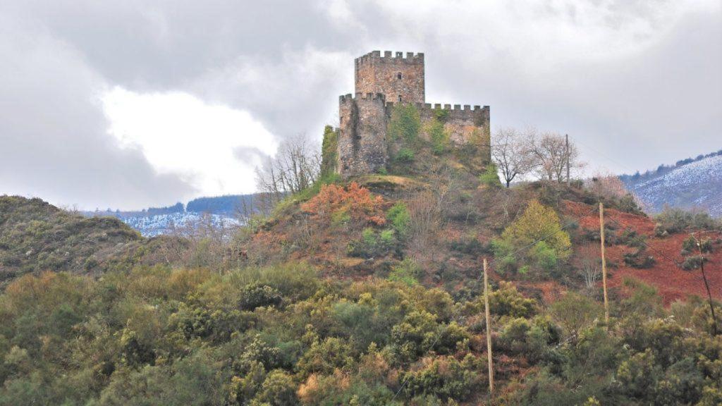 Vistas del Castillo de Doiras (turismo.gal)