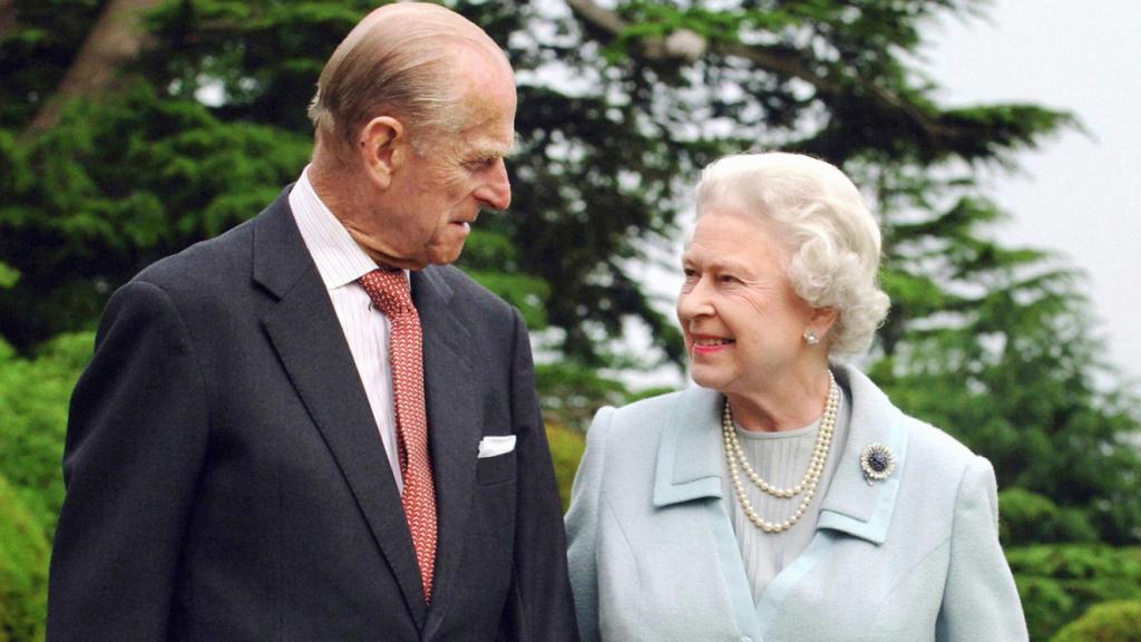 Felipe de Edimburgo y la reina Isabel, en una imagen de archivo.