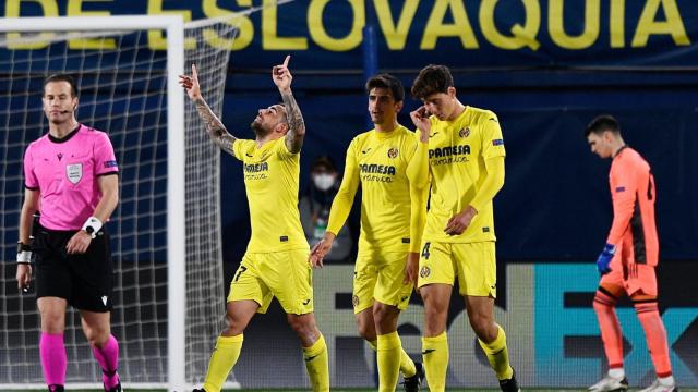 Paco Alcácer, del Villarreal, celebra su gol ante el Dinamo Zagreb