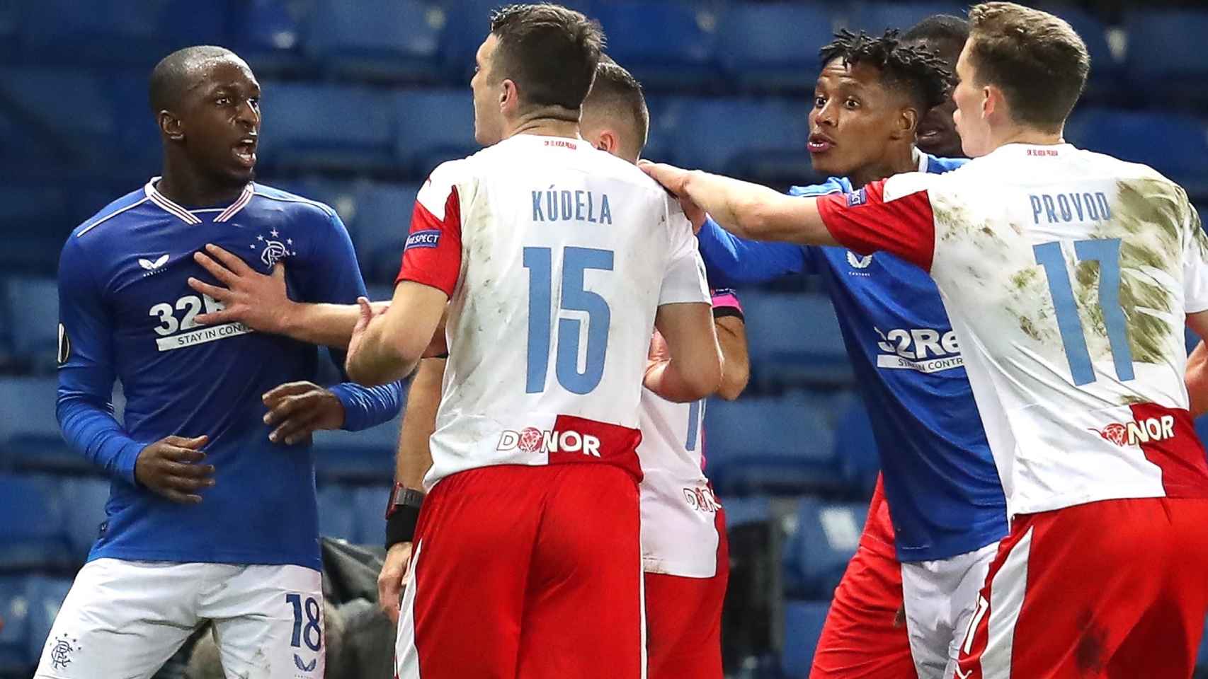 Enfrentamiento entre Kamara y Kúdela en el Rangers - Slavia
