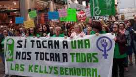 Manifestación de las kellys por el centro de Benidorm.