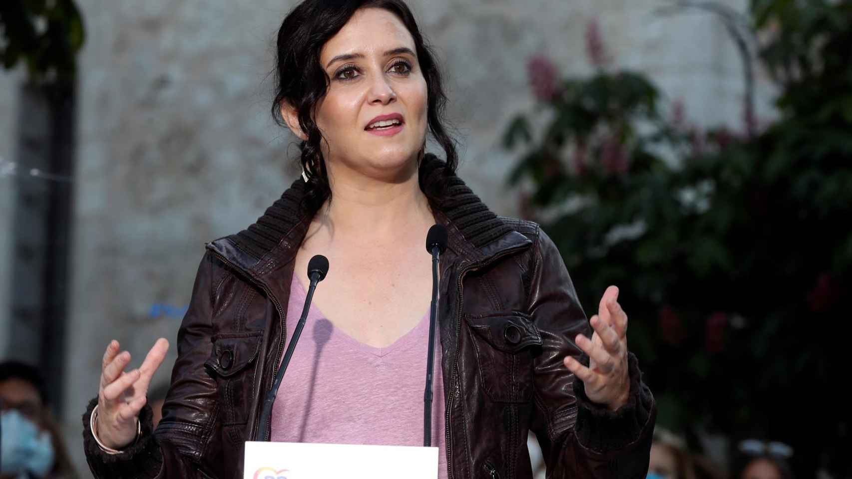 Isabel Díaz Ayuso pronuncia un discurso durante su visita a Arganda del Rey.