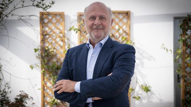 El doctor Pedro Jaén,  jefe del servicio de Dermatología del Hospital Ramón y Cajal y director de Grupo Pedro Jaén.