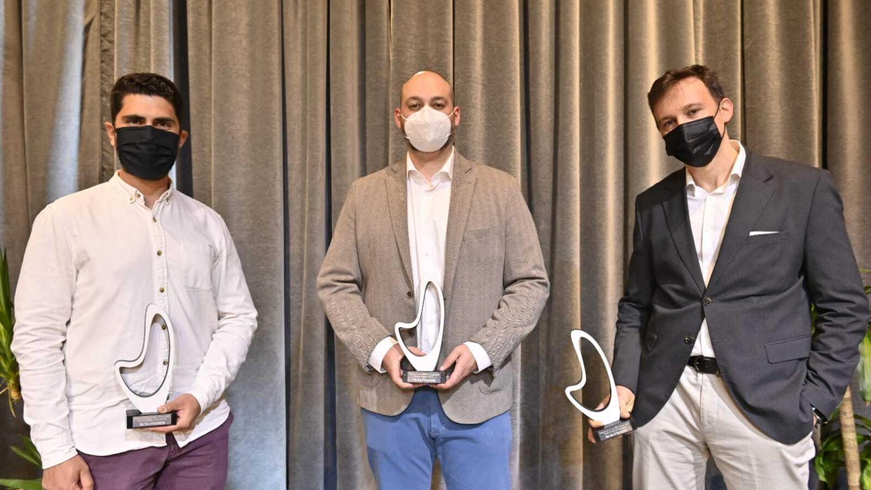 Los tres ganadores del concurso de We The Humans en las categorías de emprendedores, startups y gran empresa.