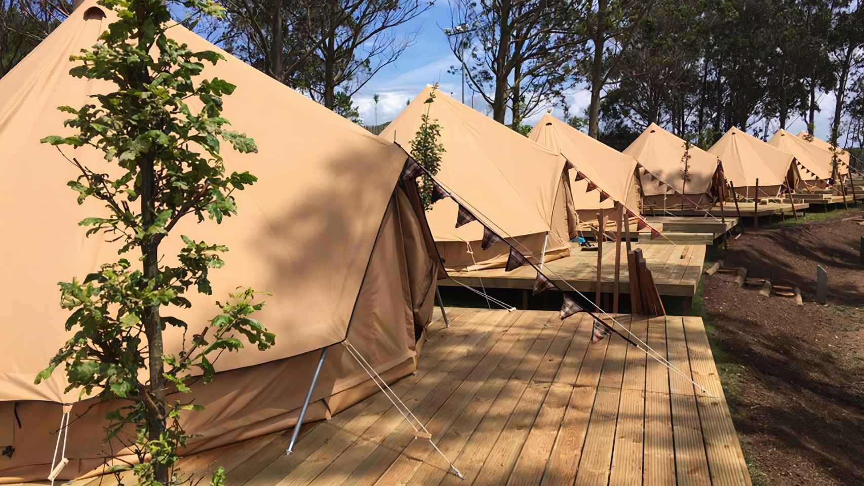 Tiendas de ‘glamping’ en la isla de Ons.