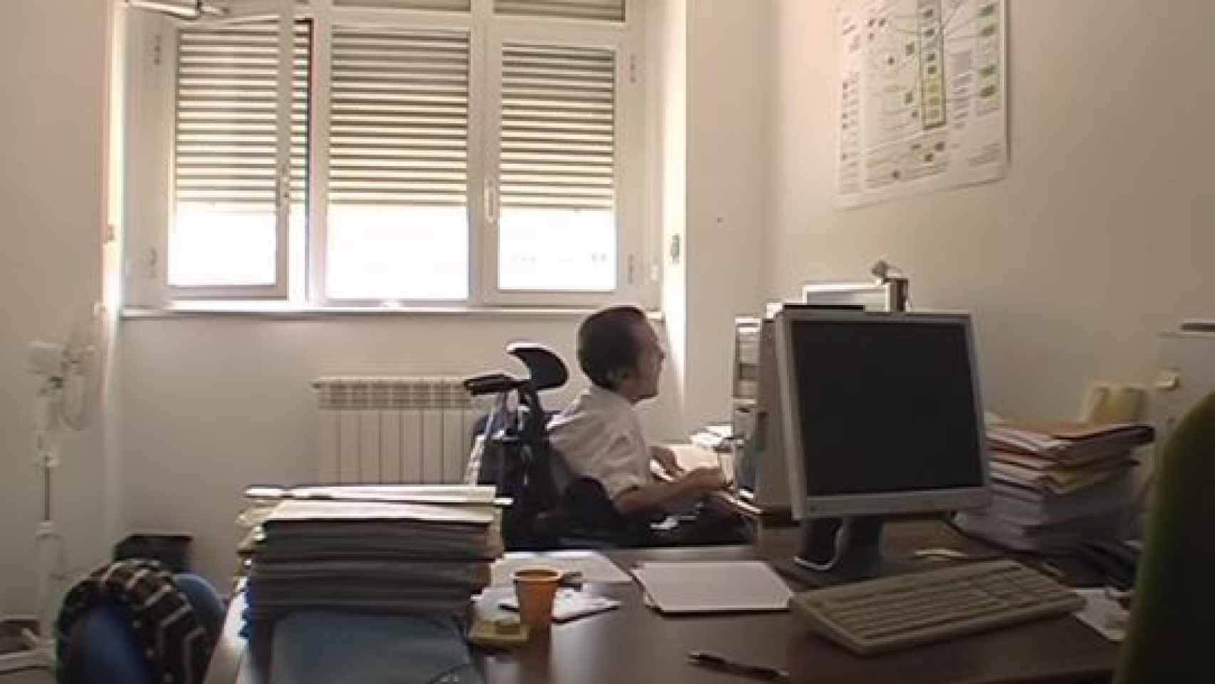 Pablo Echenique, en su despacho de la universidad en 2008.