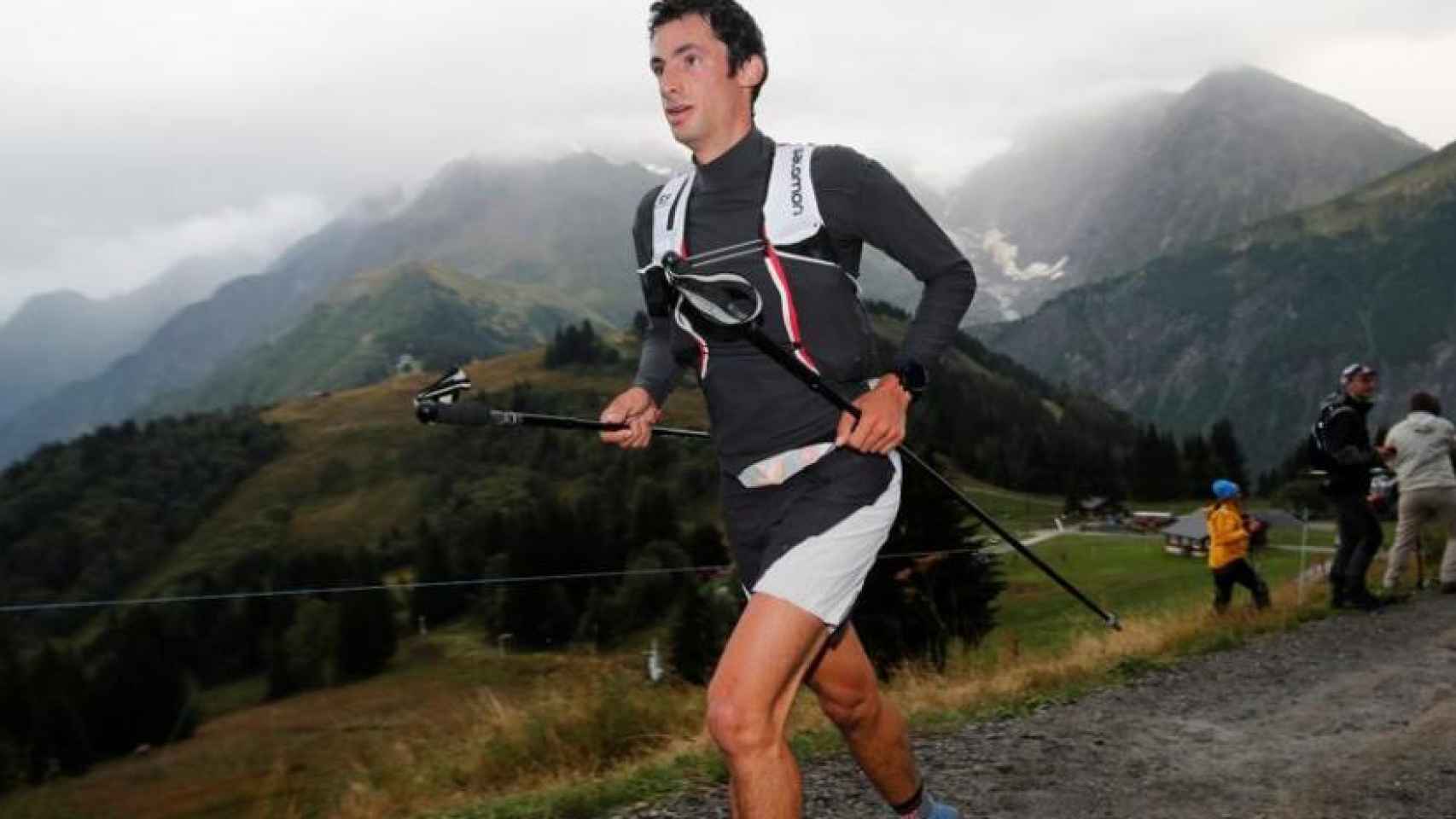 Kilian Jornet durante una carrera en Los Alpes
