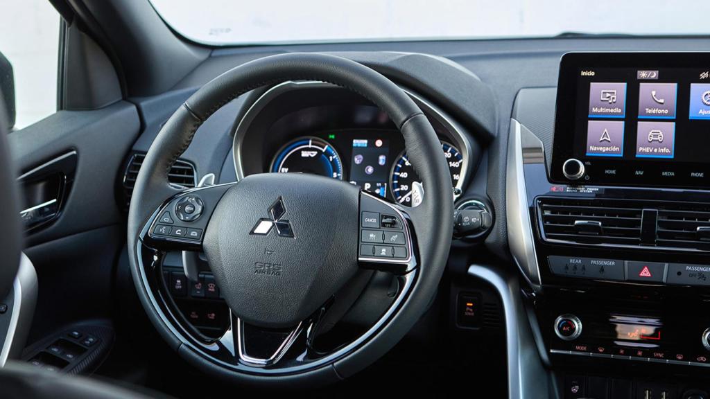 Interior del Mitsubishi Eclipse Cross PHEV.