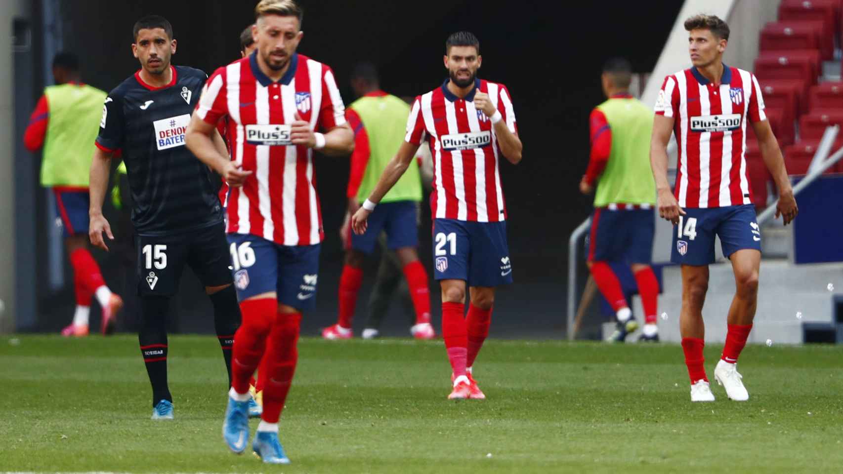 Yannick Carrasco celebra su gol en el Atlético de Madrid - Eibar
