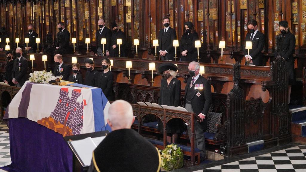 La Familia Real británica en la Capilla de San Jorge.