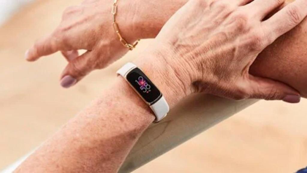 La nueva pulsera de Fitbit es la más elegante de la marca