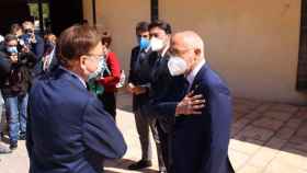 El alcalde Jesús Villar saluda a Ximo Puig en una imagen reciente