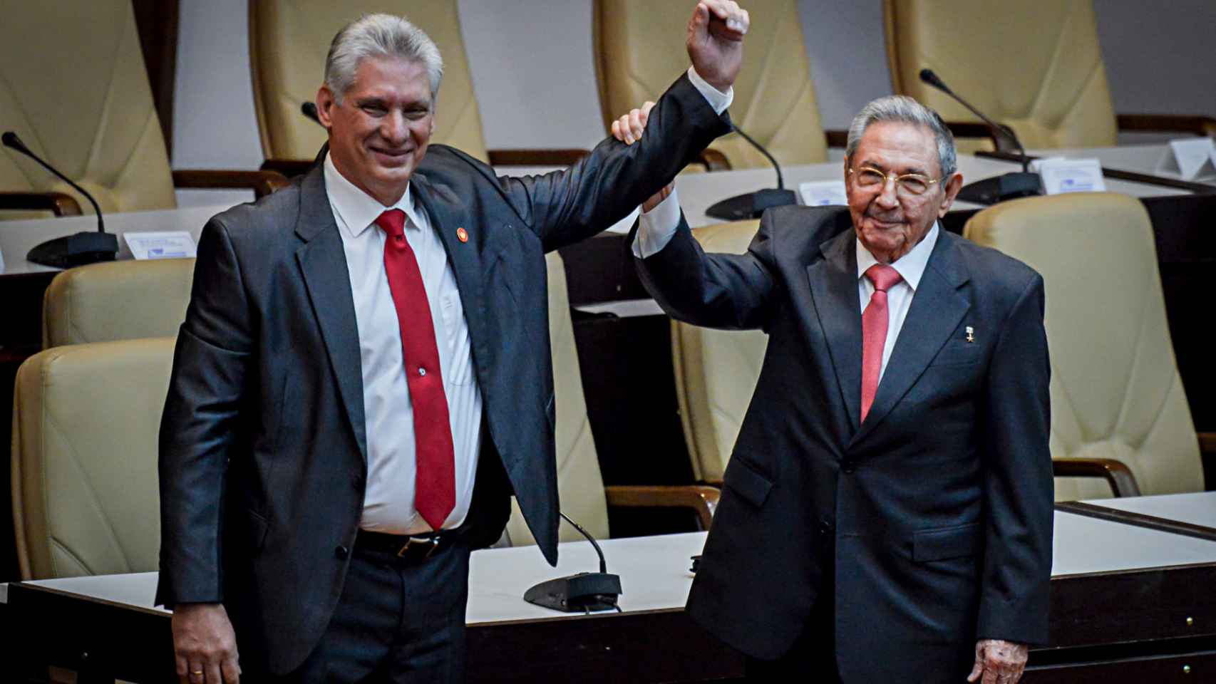 Miguel Díaz-Canel y Raúl Castro en una imagen de archivo.