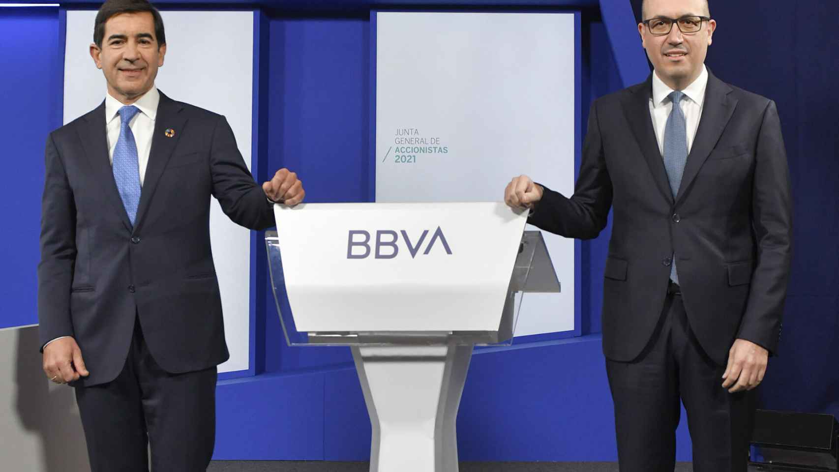 El presidente de BBVA, Carlos Torres, y su consejero delegado, Onur Genç.
