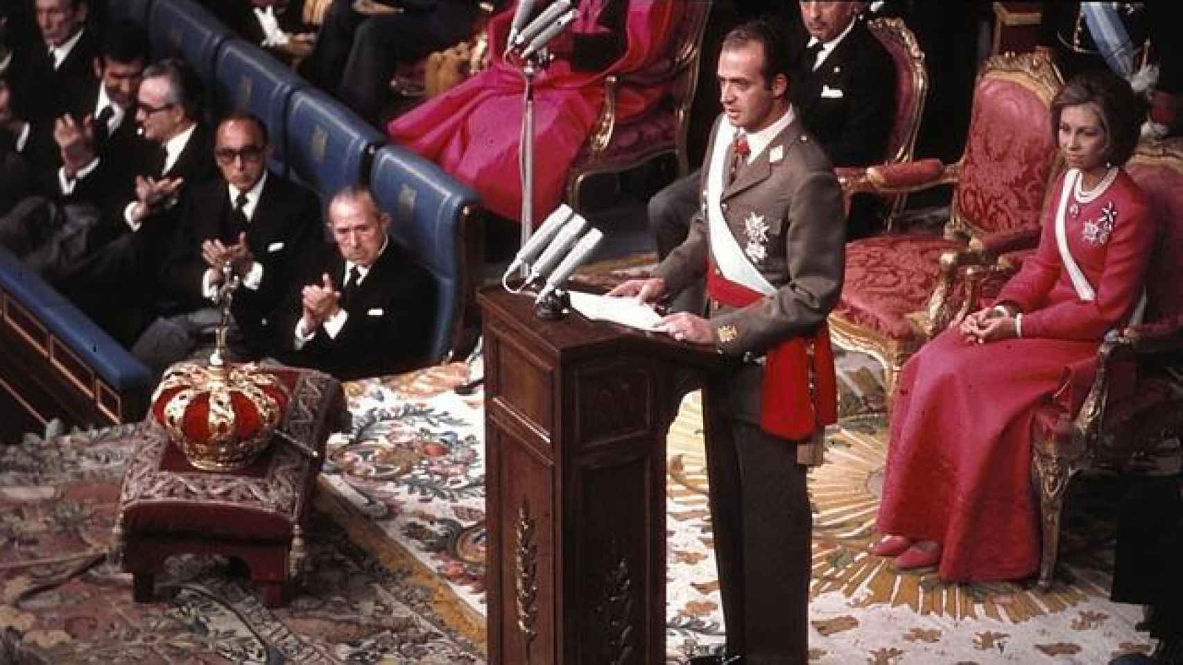 Juan Carlos I, en el momento de su coronación, el 22 de noviembre de 1975.