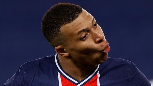 Kylian Mbappé, en un partido del PSG durante la temporada 2020/2021