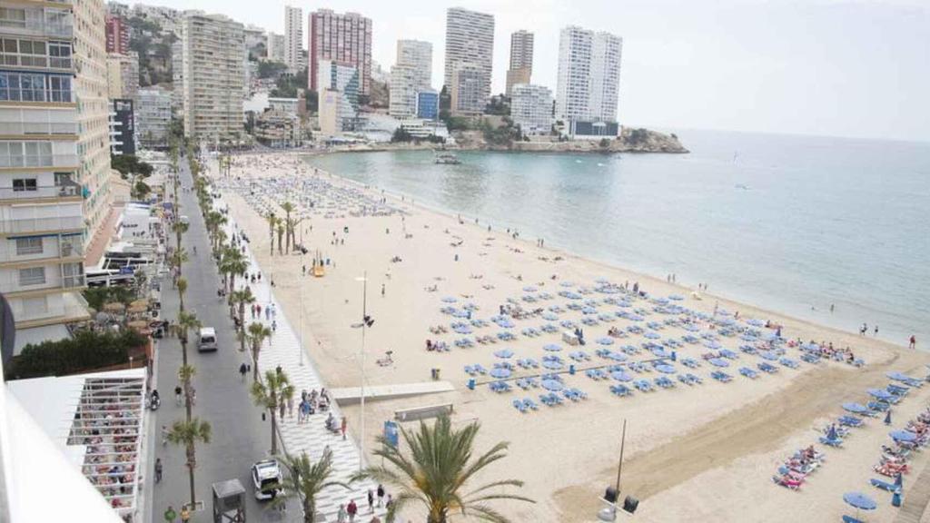 Zona de apartamentos en primera línea de playa en Benidorm.