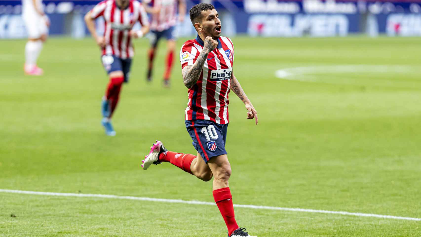 Correa celebra su gol con el Atlético de Madrid