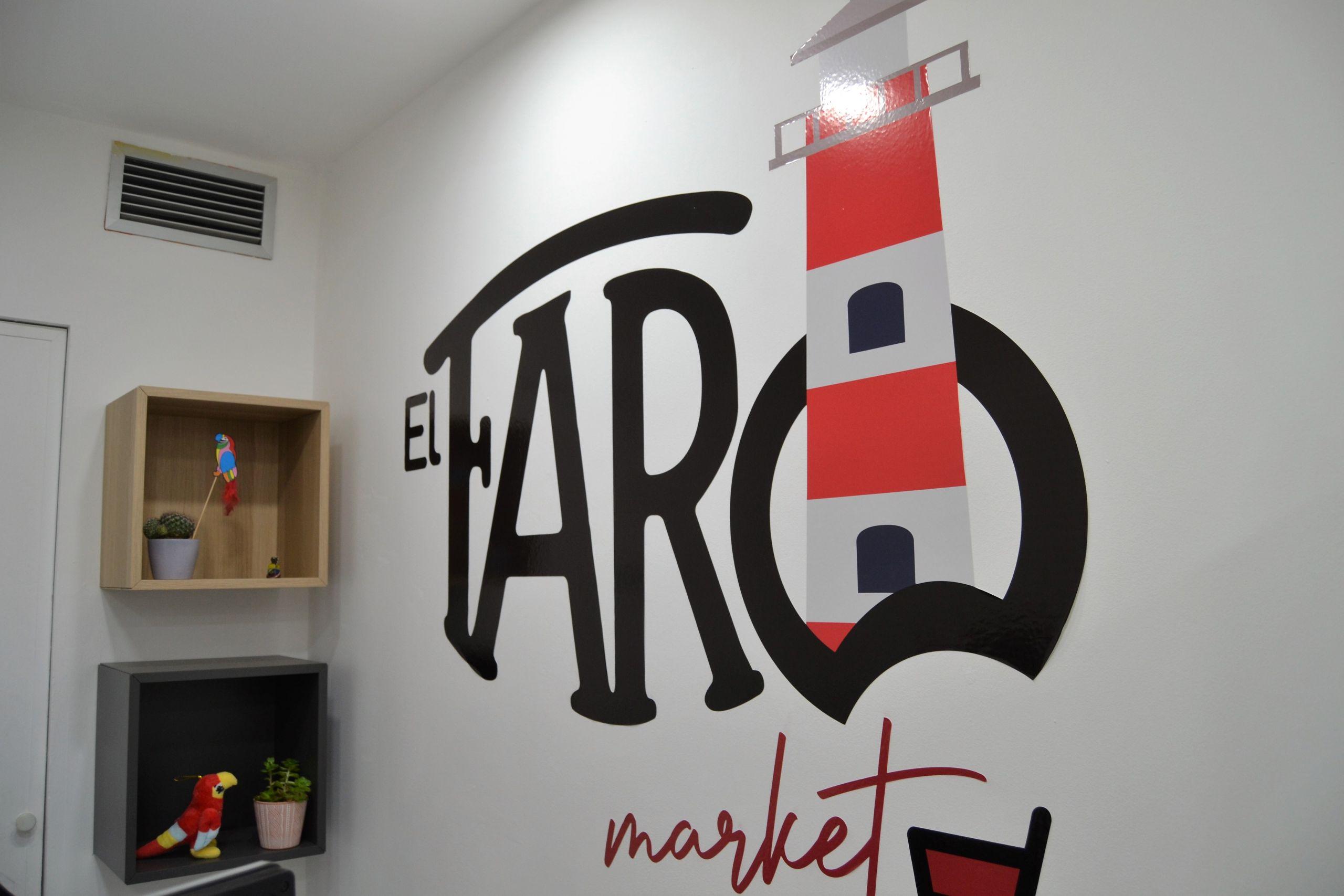 Detalles del interior de El Faro Market.