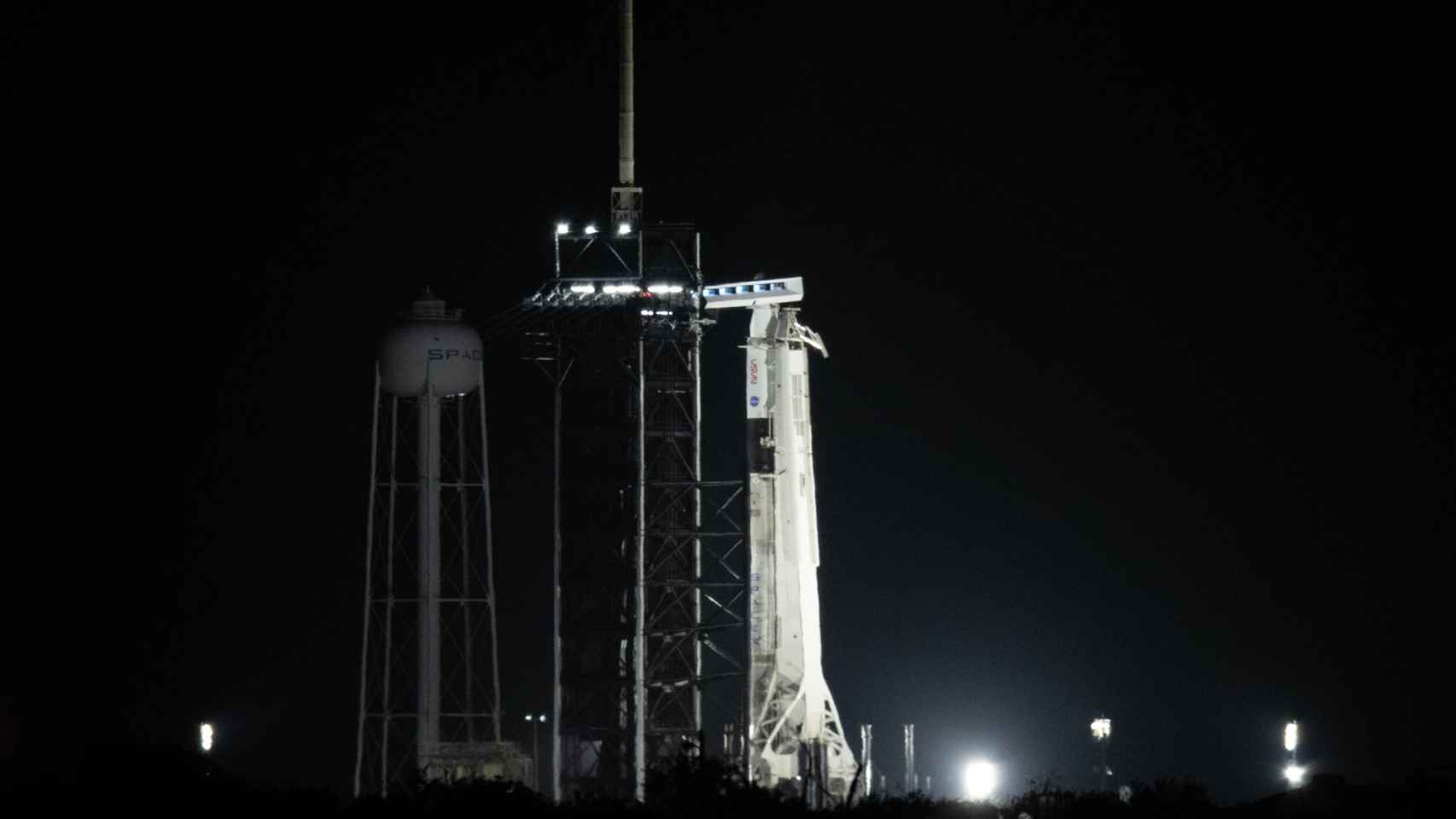 Falcon 9 y cápsula Dragon