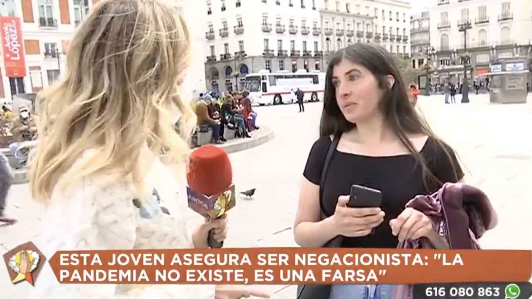 Captura del momento de la entrevista viral en Telemadrid.
