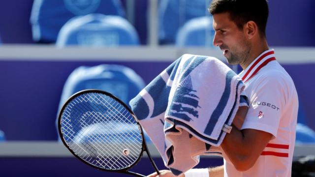 Djokovic durante un partido en Serbia