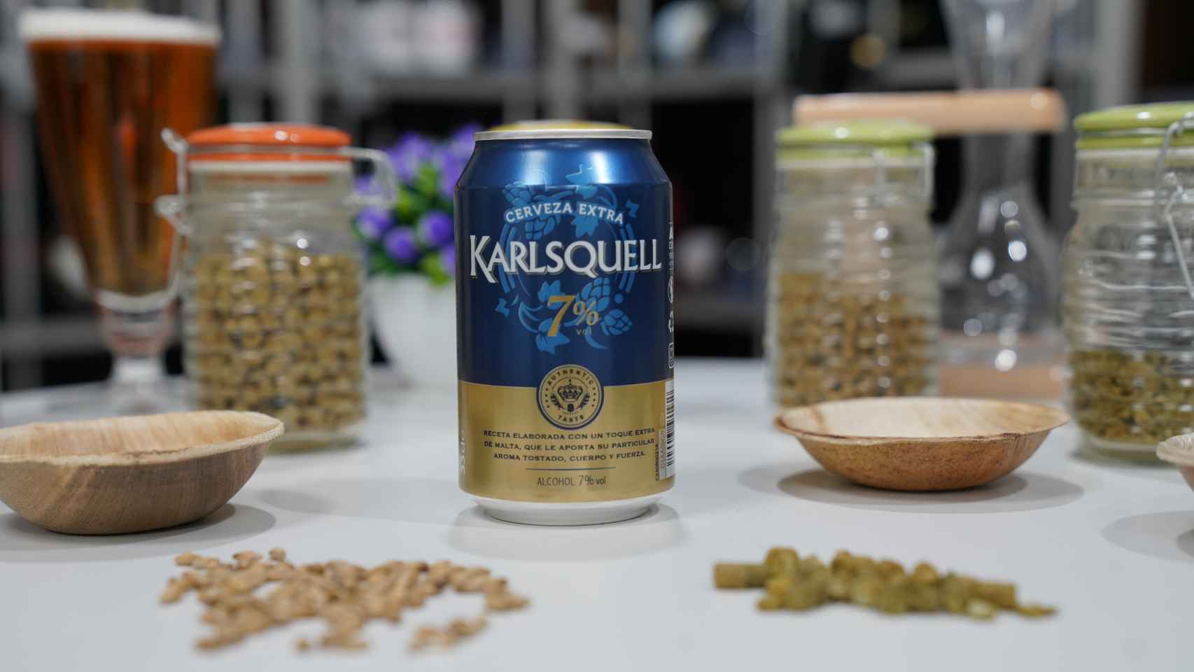 La lata de cerveza de Karlsquell con extra de malta, la marca blanca de Aldi.