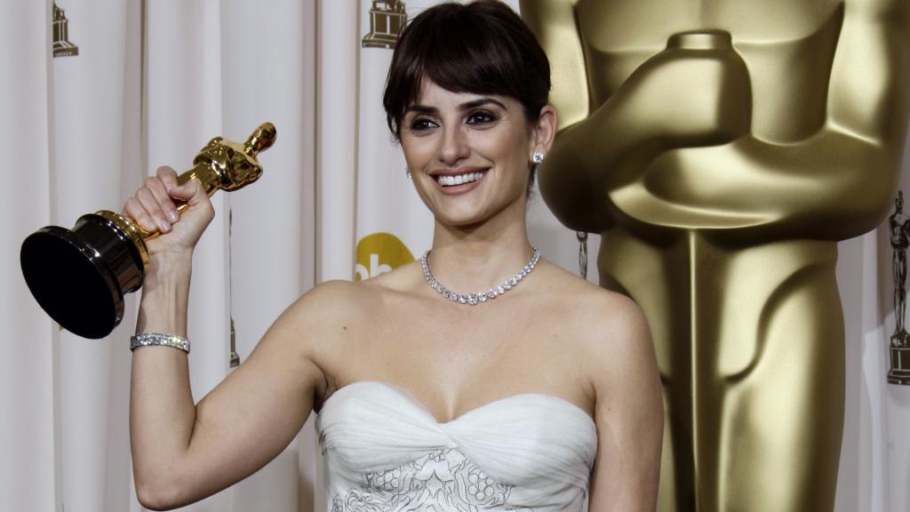 Penélope Cruz tras haber ganado su premio Oscar por 'Vicky Cristina Barcelona'.