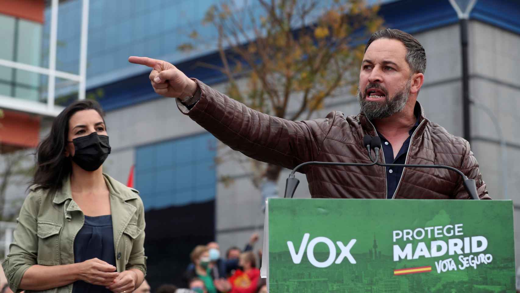Vox dinamita la campaña: se suspenden todos los debates y sus mítines se convierten en un polvorín
