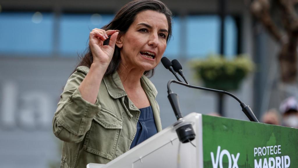 La candidata de Vox a la presidencia de la Comunidad de Madrid, Rocío Monasterio, realiza una intervención en el acto electoral del partido en Fuenlabrada.