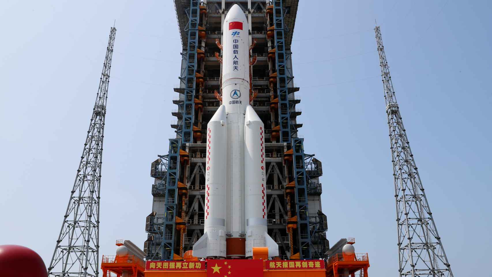 The Long March-5B Y2 rocket sits at the launch pad of Wenchang Space Launch Center