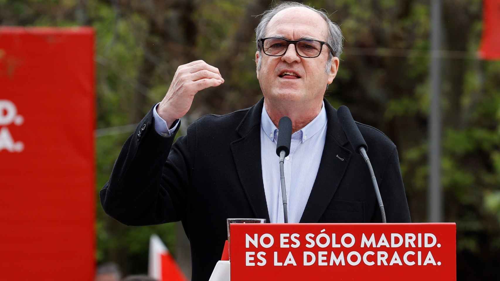 Ángel Gabilondo con el lema No es sólo Madrid, es la democracia.