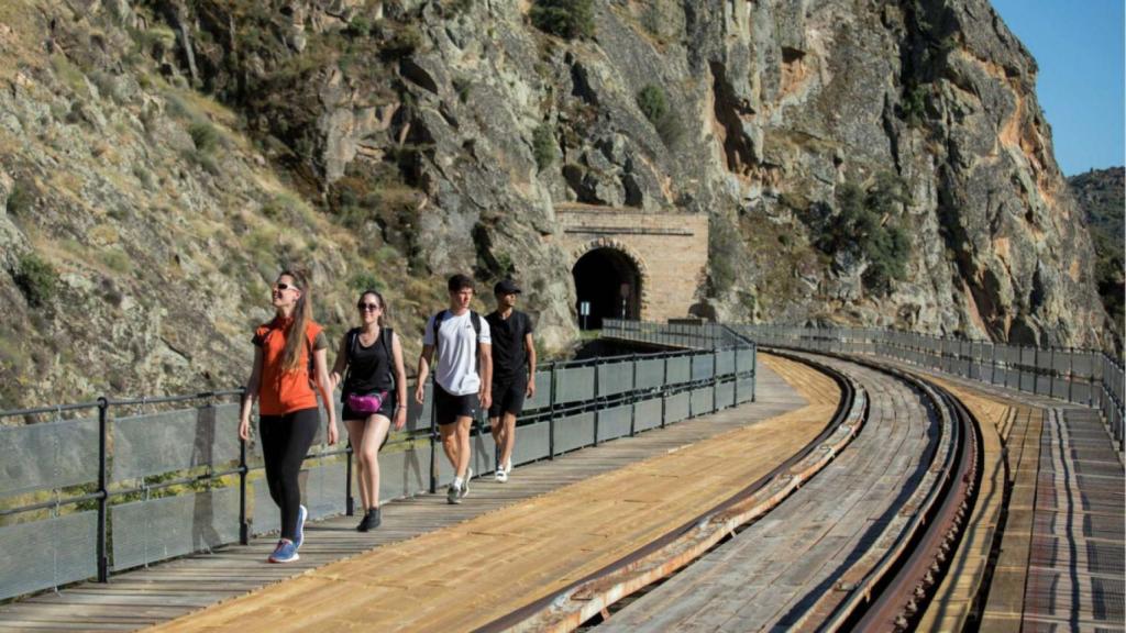 Camino de Hierro en Arribes, una de las rutas naturales más de moda