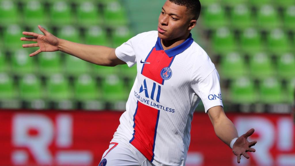 Kylian Mbappé, en un partido del PSG durante la temporada 2020/2021