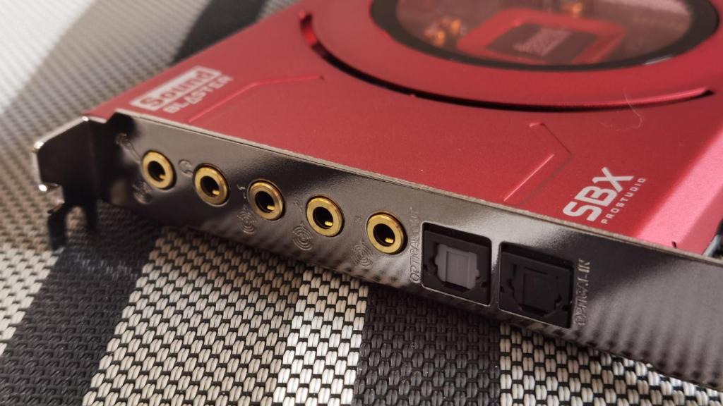 Conectores de la Sound Blaster Z SE