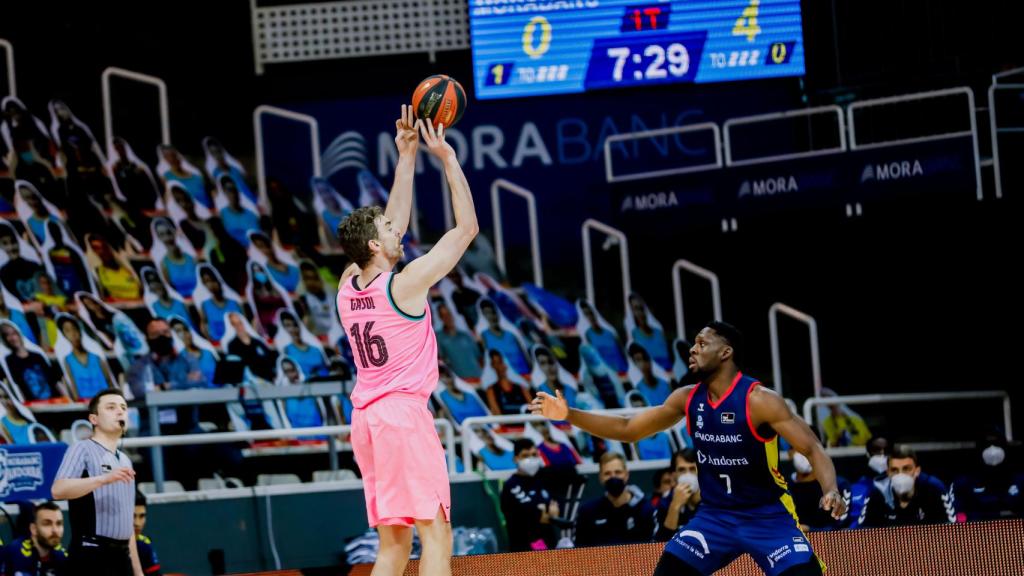 Pau Gasol, durante un partido con el FC Barcelona