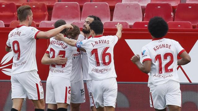 El Sevilla celebra uno de sus tantos ante el Granada