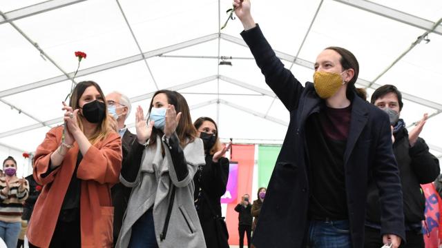 Iglesias junto a Belarra y Noelia Vera, en un acto de campaña.