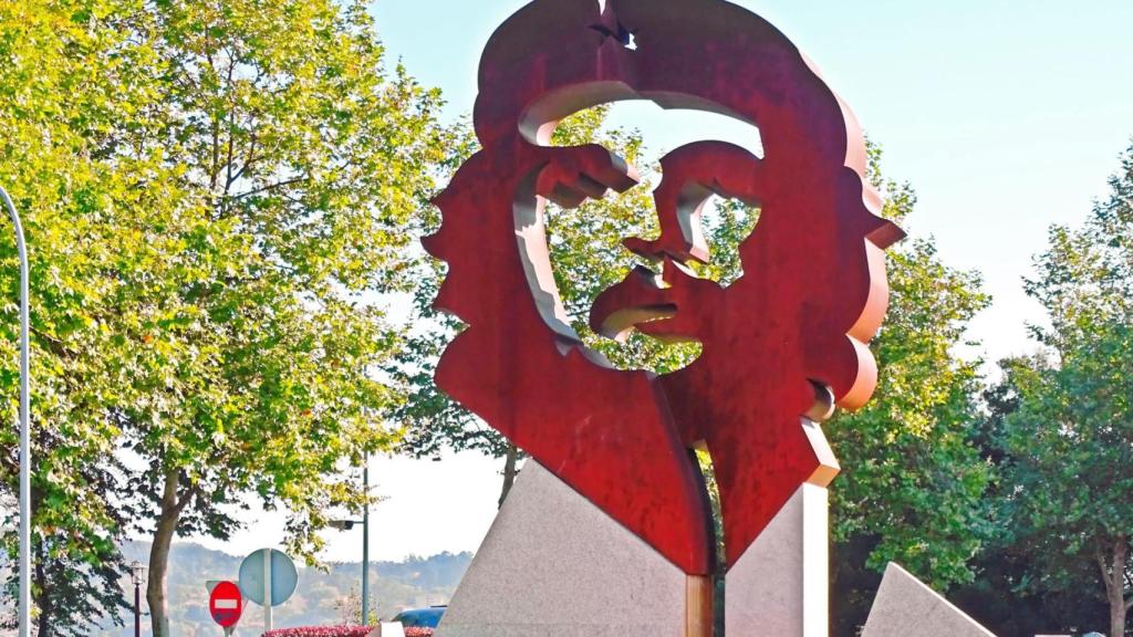 Escultura del Che en Oleiros, el municipio más rico de Galicia (Foto: Tenreiro vía Shutterstock)