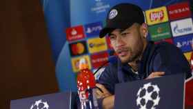 Neymar, en rueda de prensa con el PSG