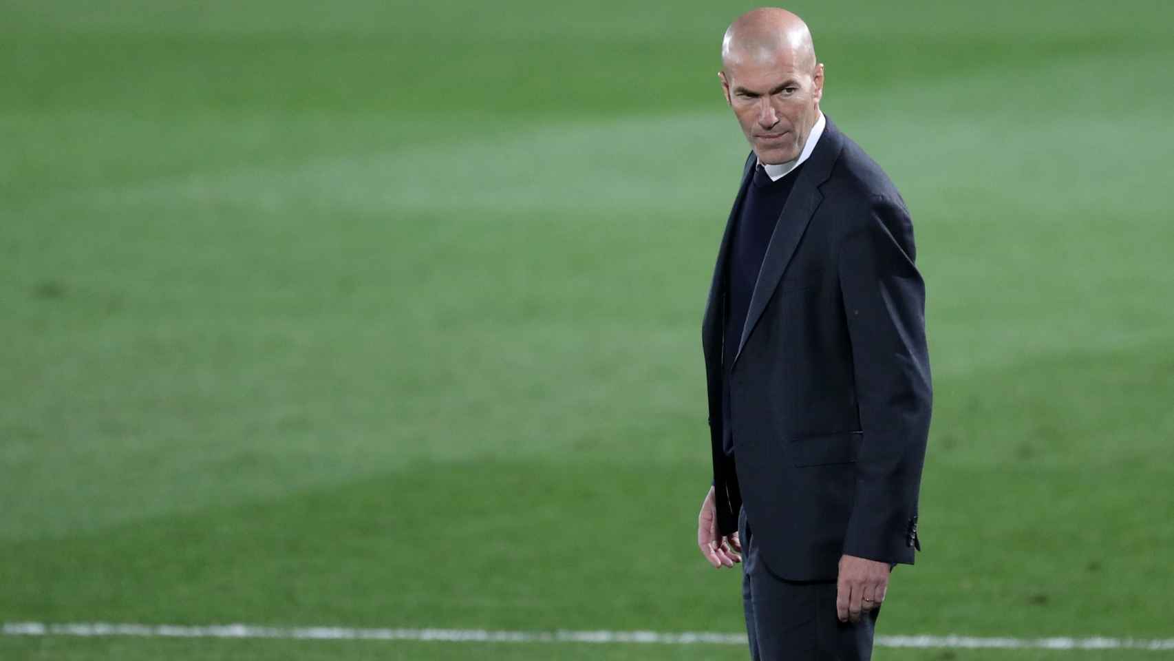 Zidane sigue desde la banda el Real Madrid - Chelsea