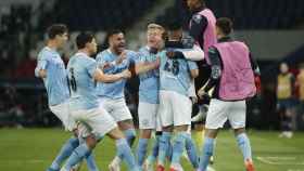 Los jugadores del Manchester City celebran el 1-2 ante el PSG en la ida de las semifinales de la Champions
