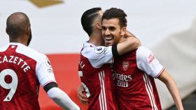 Dani Ceballos celebra un gol con sus compañeros del Arsenal
