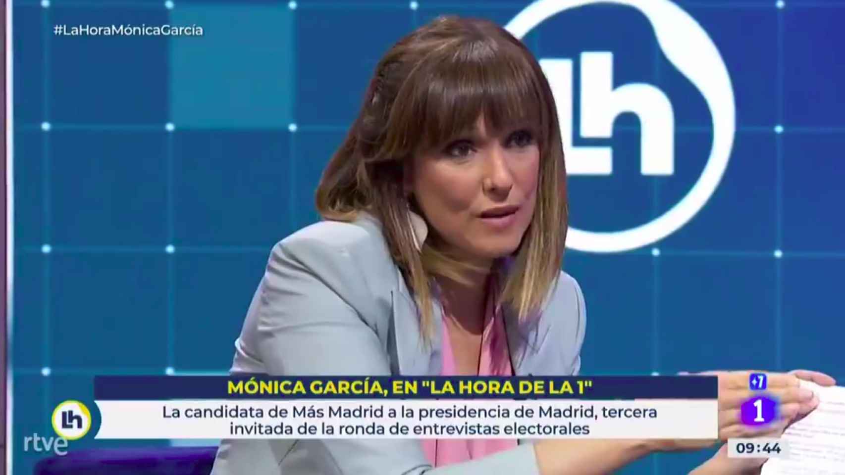 Mónica López durante su entrevista a Mónica García en 'La Hora de la 1'.