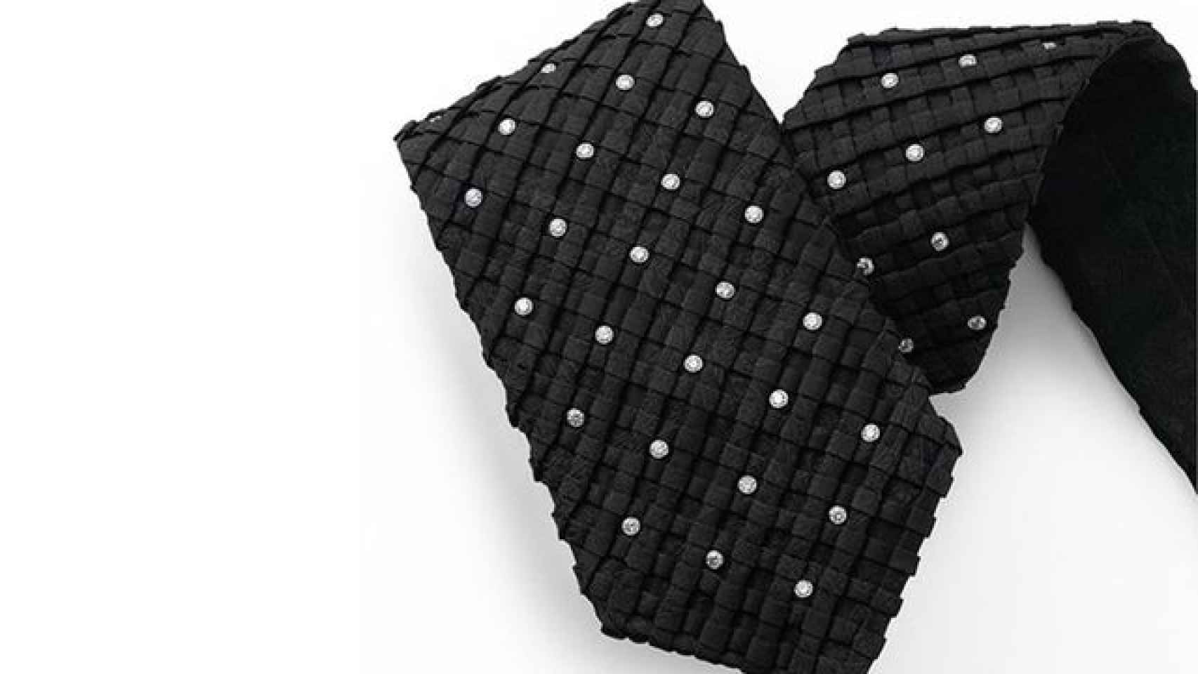 La segunda corbata más cara del mundo es de Stefano Ricci y está creada con cristales Swarovski.