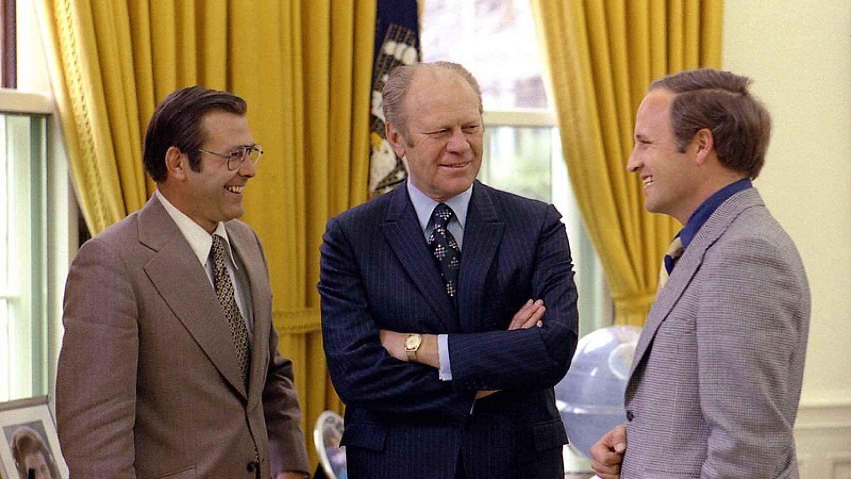 El presidente Ford con sus asesores Rumpsfeld y Cheney en 1975.
