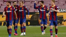 Los jugadores del Barça celebran el gol