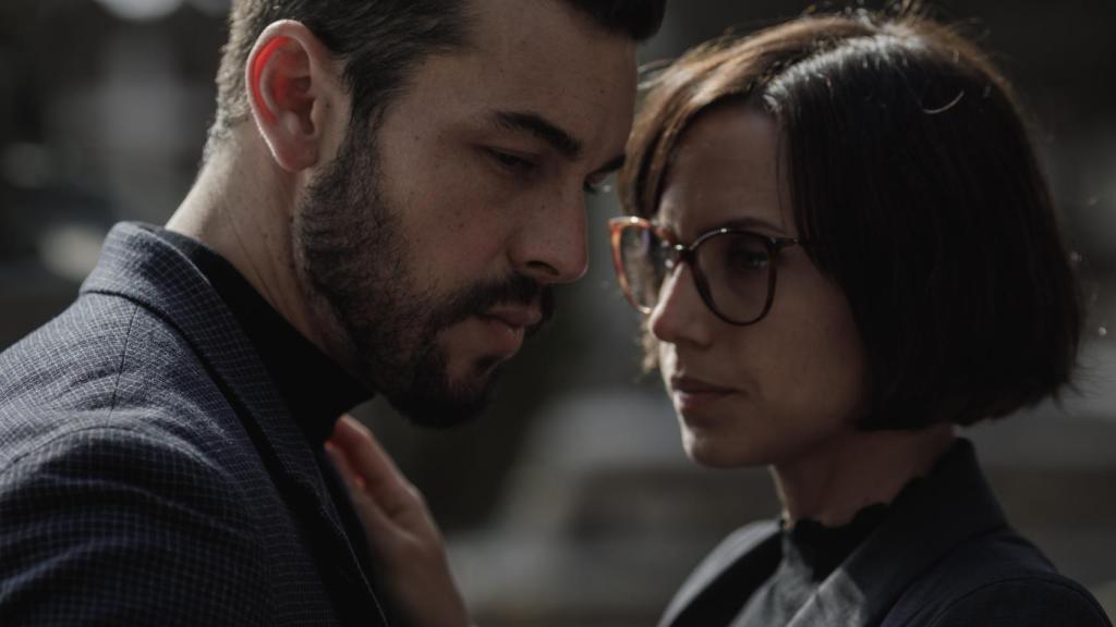 Mario Casas y Aura Garrido en 'El Inocente'.