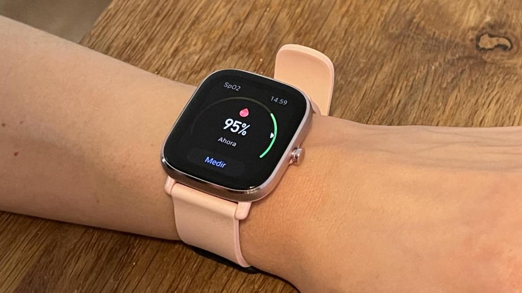 El Amazfit GTS 2 mini con una de sus funciones de salud activas.